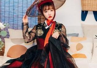探访Son Ye Eun的[Loozy]恋物咖啡馆：精选原图全分享！